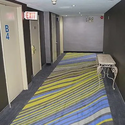 Days Inn By Wyndham Ottawa Hotel