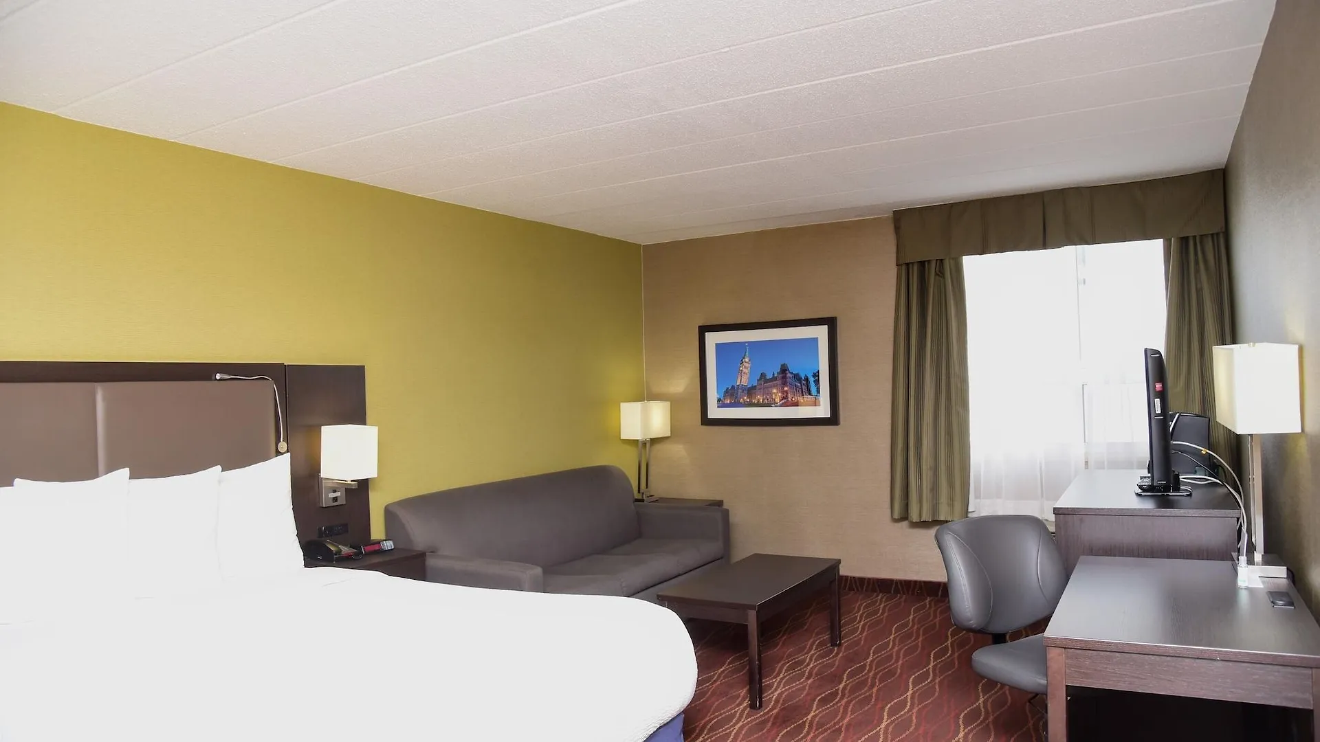 Days Inn By Wyndham Ottawa Hotel